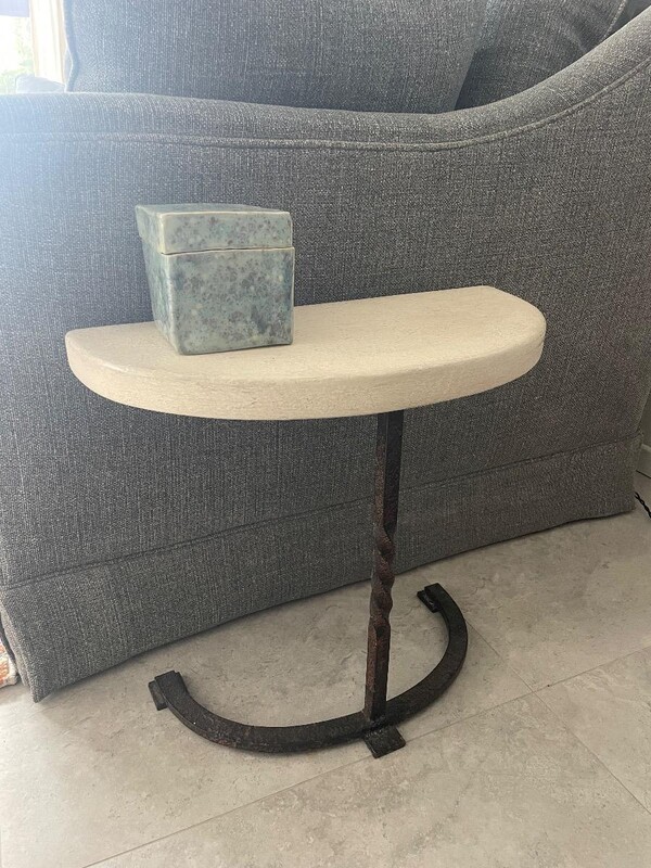 Set of 2 side tables